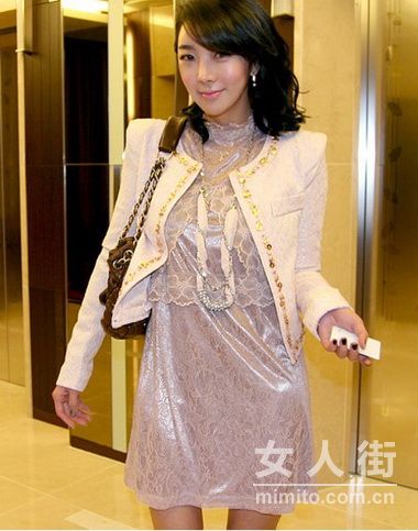 20款氣質(zhì)小妞 最鐘愛春裝搭配